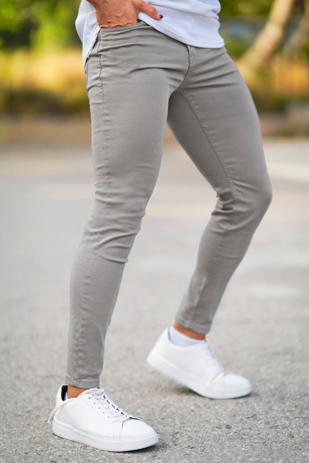 Schmale Hellgraue Herren Jeans
